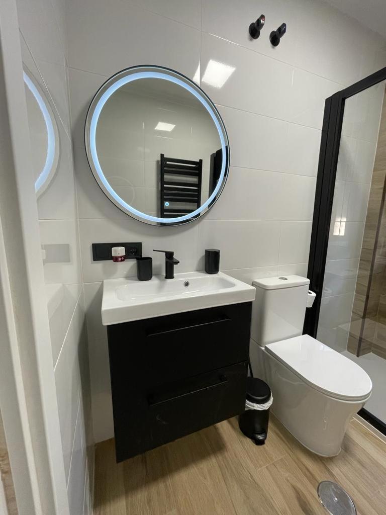 Casa Unifamiliar Apartment เซบีญา ภายนอก รูปภาพ